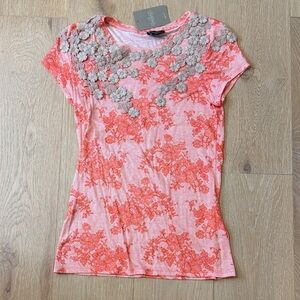 NWT Anthropologie Coral Pink Floral Short Sleeve Tee with Tan Floral Appliqué